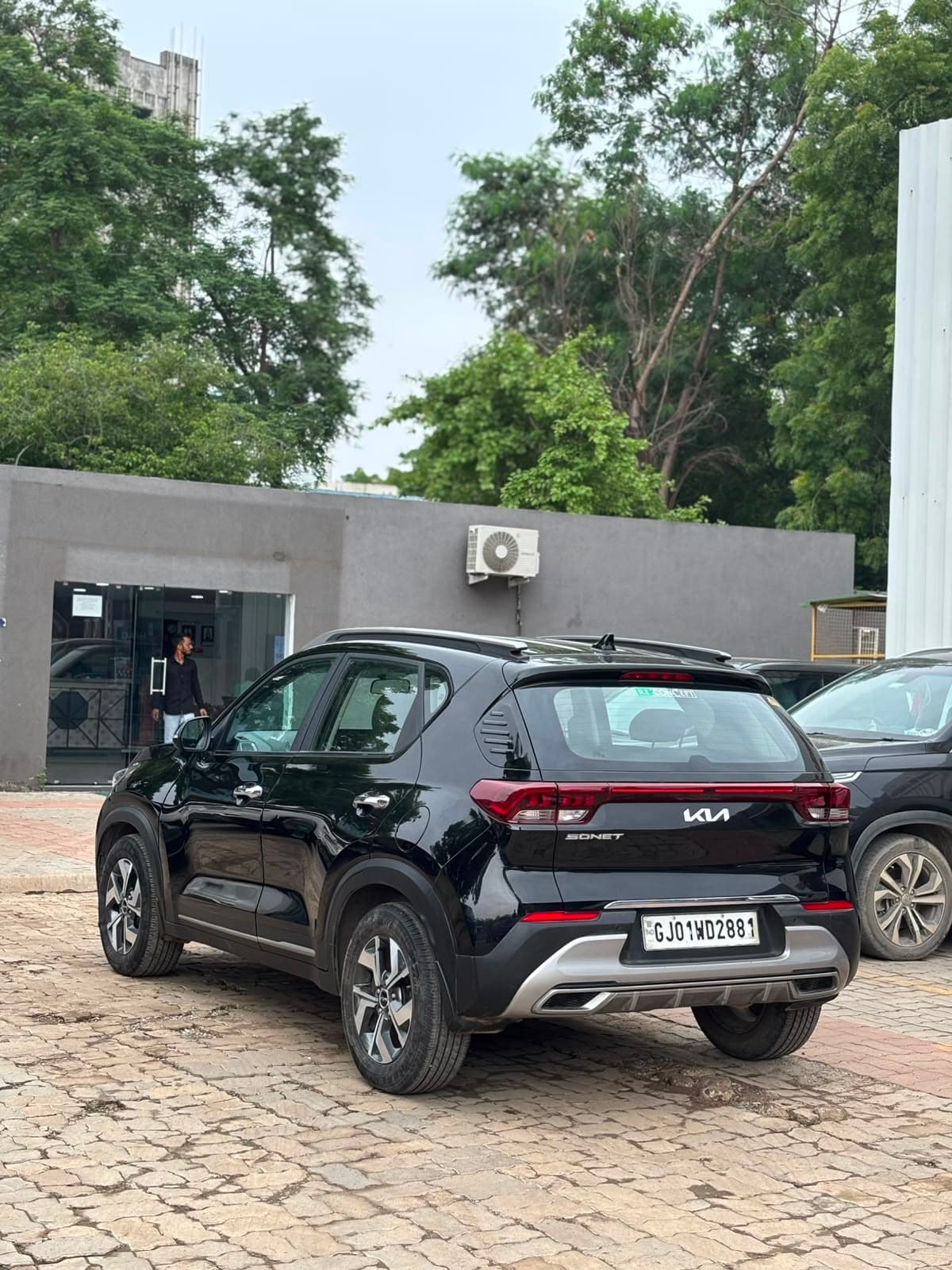 Kia sonet htx diesel thumbnail 3
